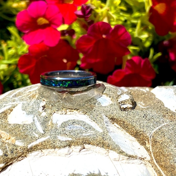 Emerald opal and tungsten carbide - Picture 3 of 5